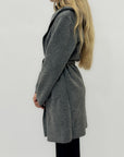 Cappotto con cintura – Eleganza minimal e calore avvolgente
