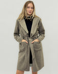 Cappotto con cintura – Eleganza minimal e calore avvolgente