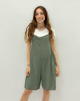 Salopette con t-shirt