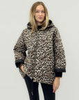 Piumino leopardato con cappuccio