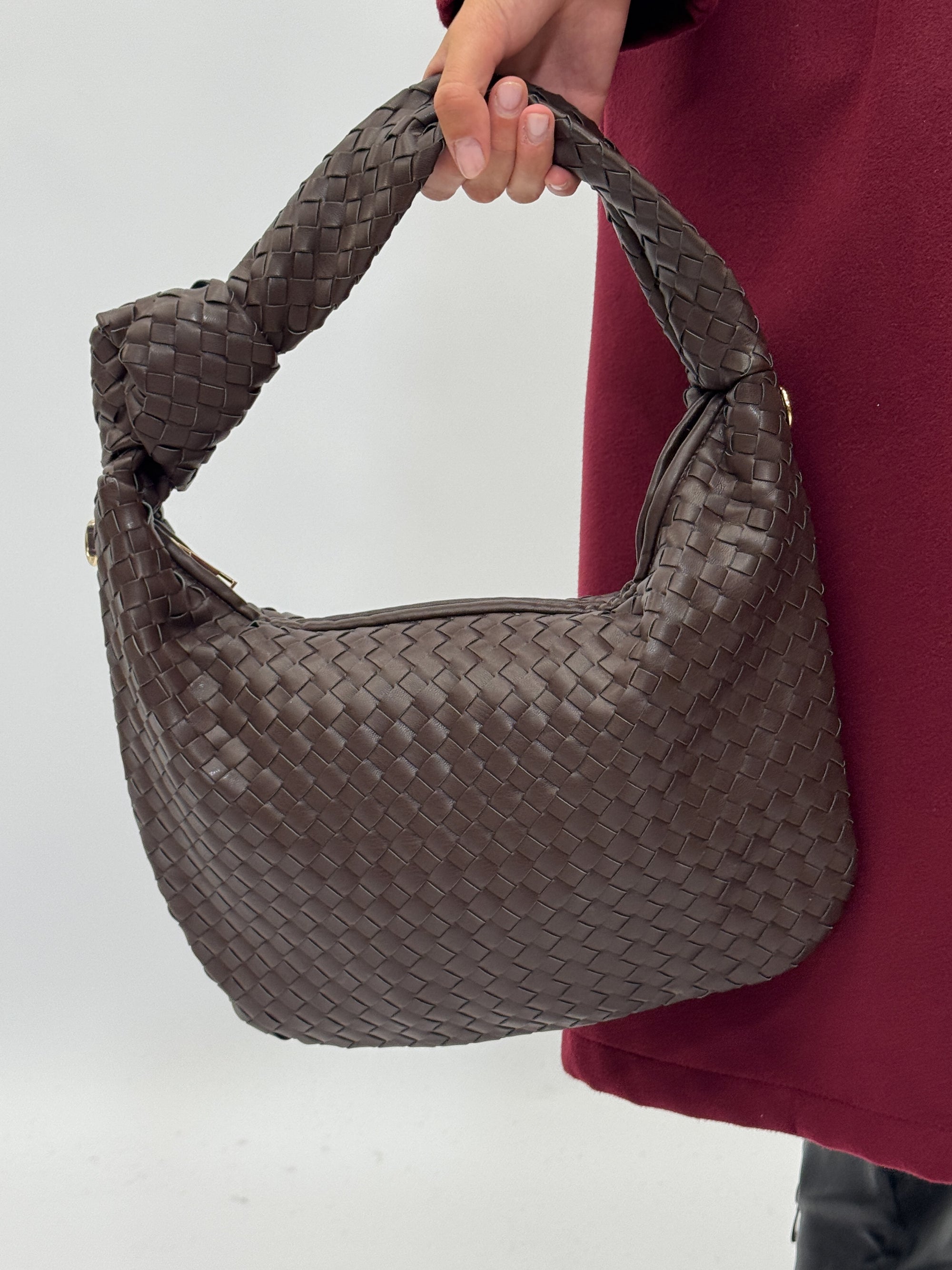 Borsa intrecciata in ecopelle – Stile e praticità