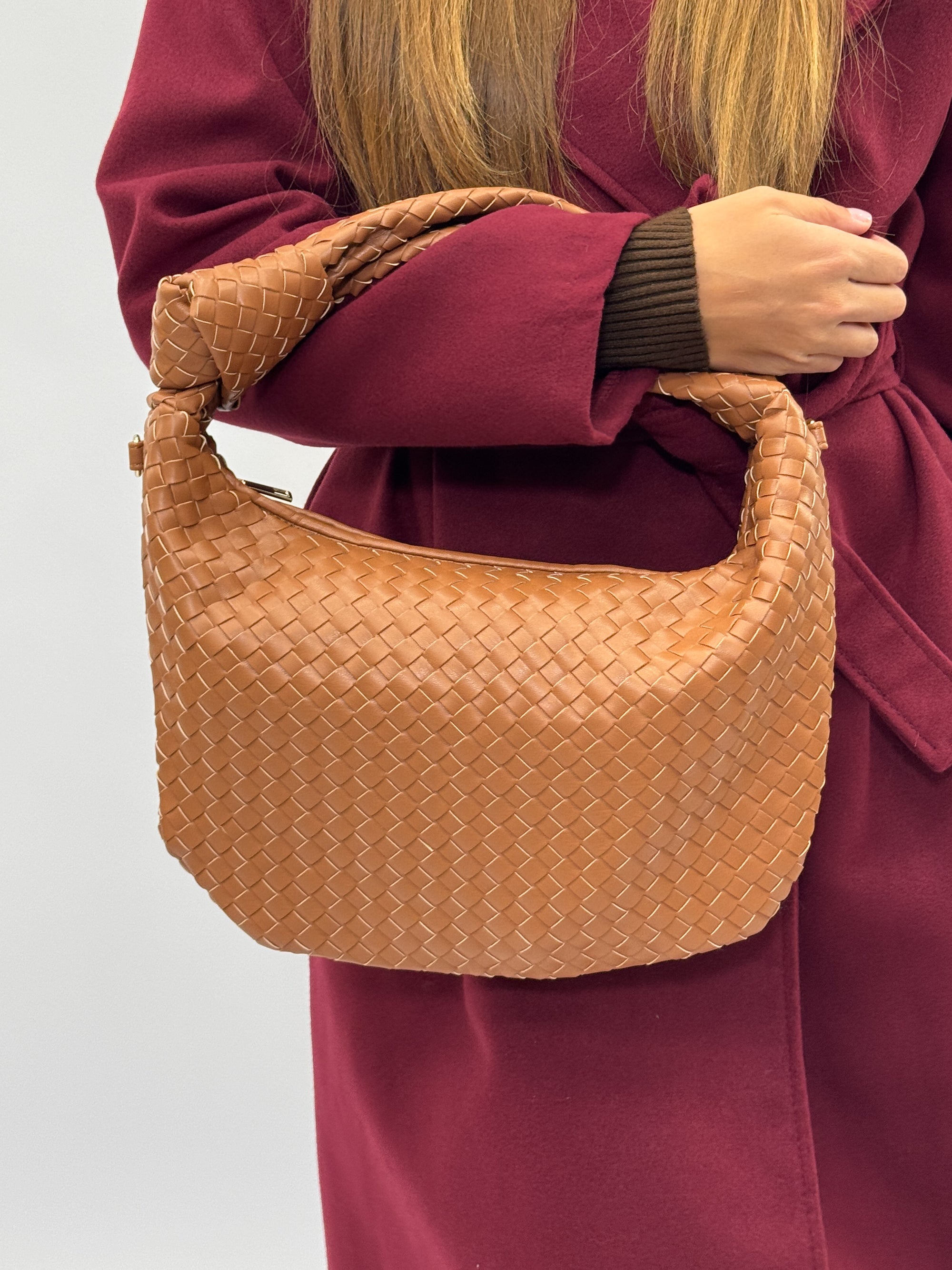 Borsa intrecciata in ecopelle – Stile e praticità