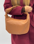 Borsa intrecciata in ecopelle – Stile e praticità