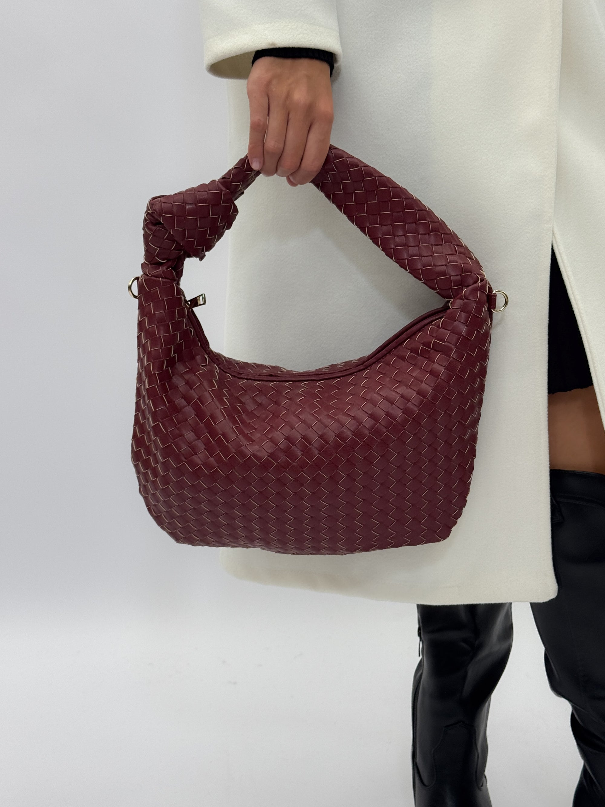 Borsa intrecciata in ecopelle – Stile e praticità