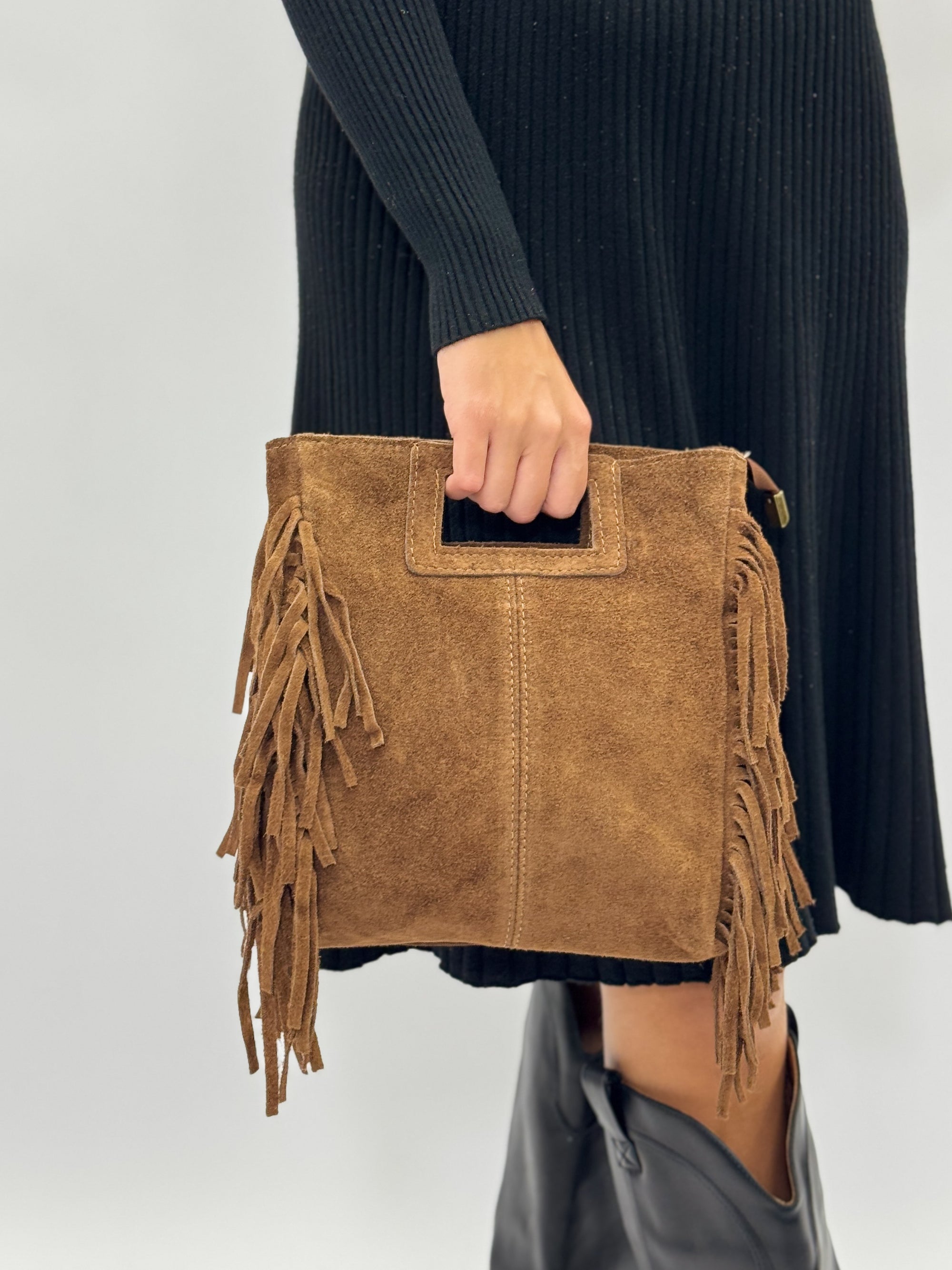 Borsa in vera pelle scamosciata con frange – Made in Italy