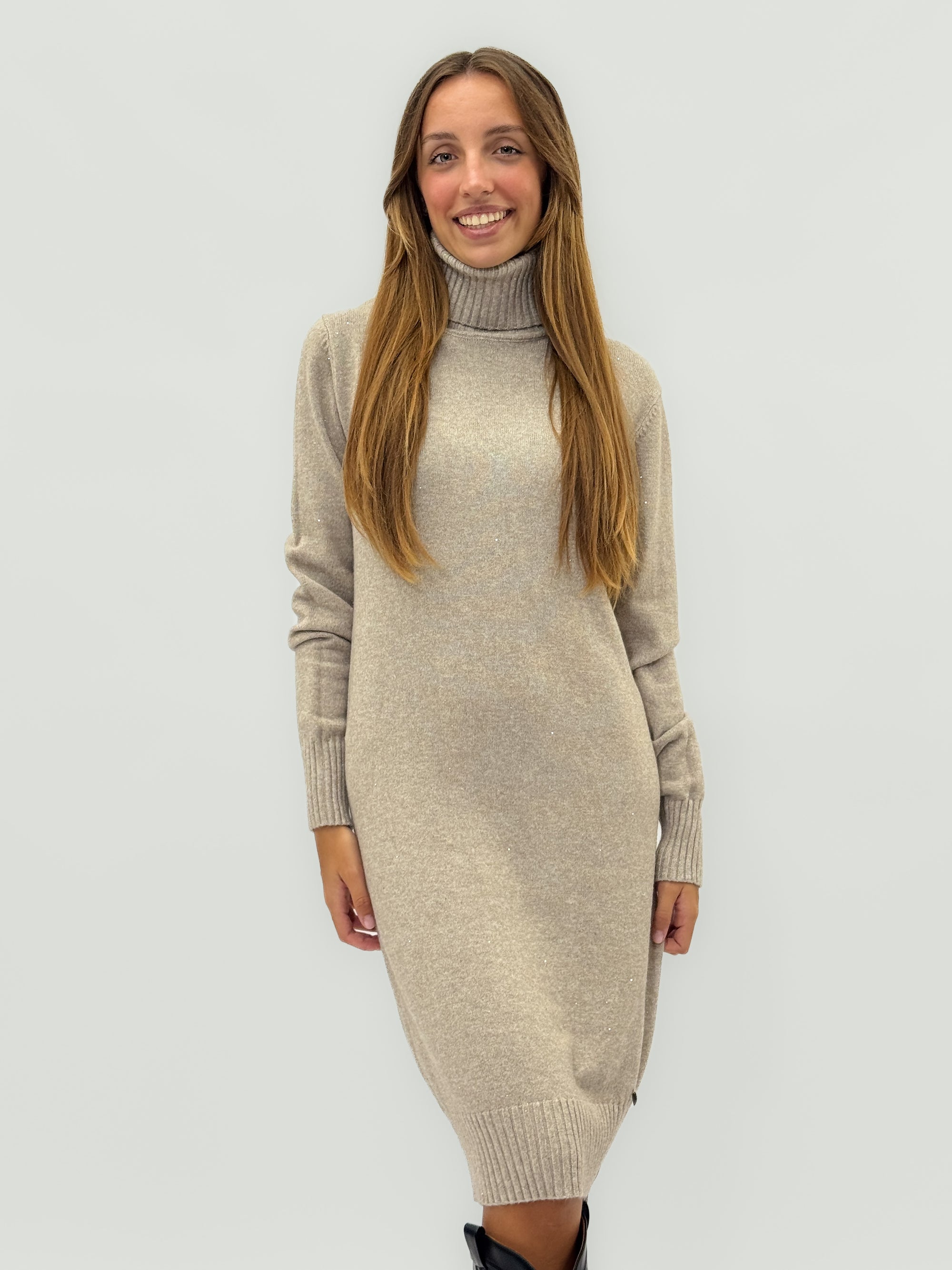 Abito in maglia con collo alto e filo lurex – Caldo, elegante e brillante