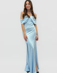 Abito Lungo Satin Off-Shoulder con Spacco