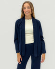 Giacca blu senza bottoni – Eleganza minimal e comfort assoluto