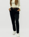 Pantaloni a vita alta – Linea morbida e versatile