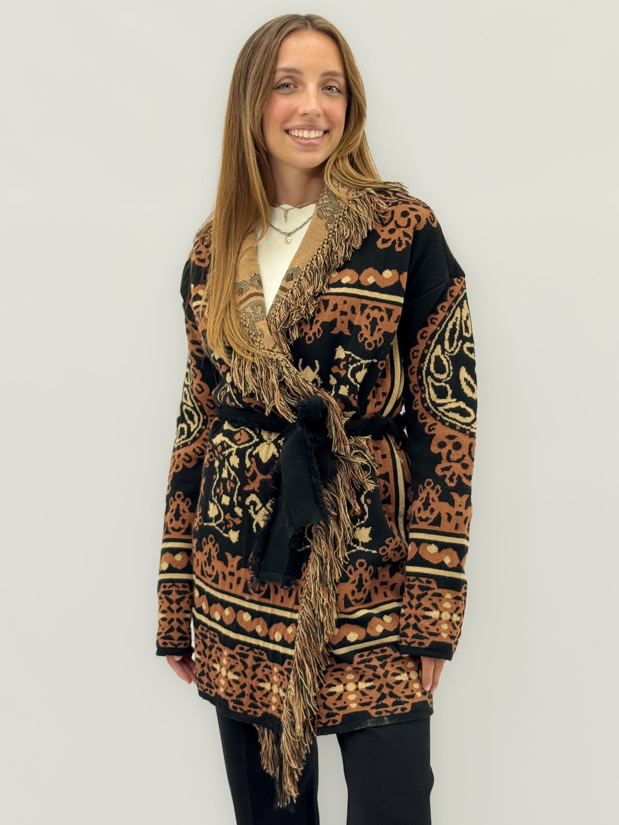 Cardigan fantasia etnica con cintura e frange