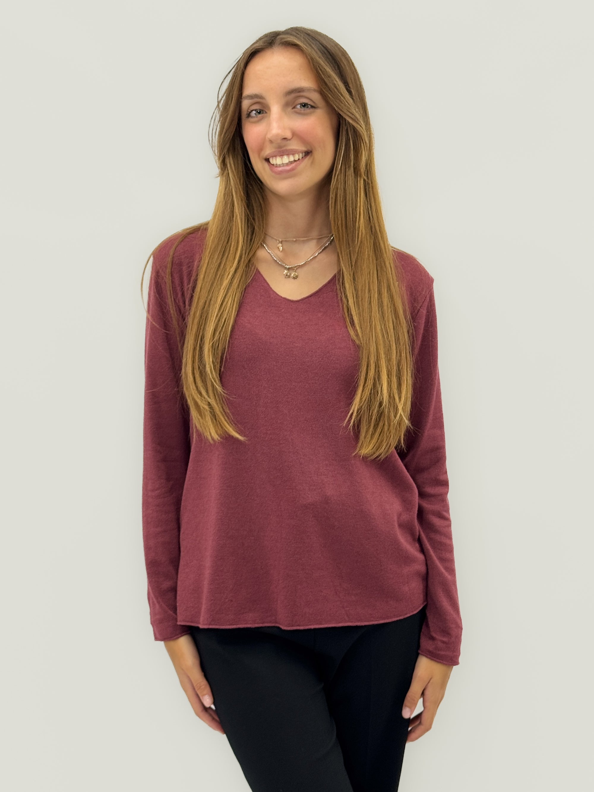 Maglia scollo V in misto lana e cotone – Morbida e calda