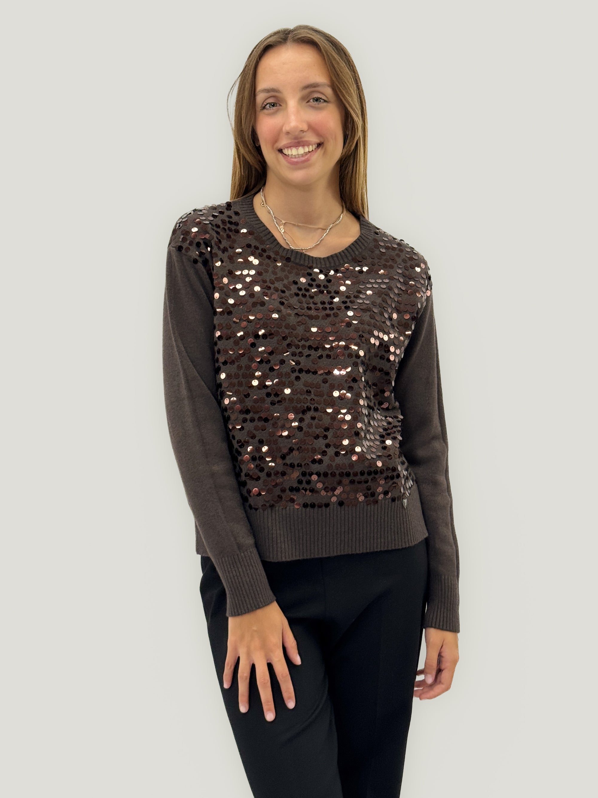 Maglione con paillettes – Eleganza luminosa