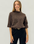 Maglia con ricamo in rilievo – Stile unico e sofisticato