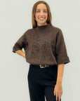 Maglia con ricamo in rilievo – Stile unico e sofisticato