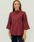 Maglia con ricamo in rilievo – Stile unico e sofisticato