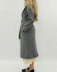 Cappotto lungo con cintura e dettagli dorati - Eleganza e calore
