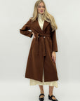 Cappotto lungo con cintura e dettagli dorati - Eleganza e calore