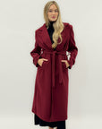 Cappotto lungo con cintura – Taglio svasato e revers classico