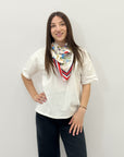 T-shirt in cotone con foulard