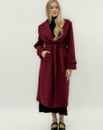 Cappotto lungo con cintura – Taglio svasato e revers classico