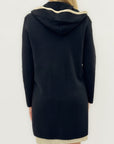 Cappotto in maglia bicolor – Linea dritta con profili a contrasto