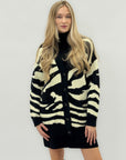 Cardigan oversize zebrato – Maglia morbida e calda