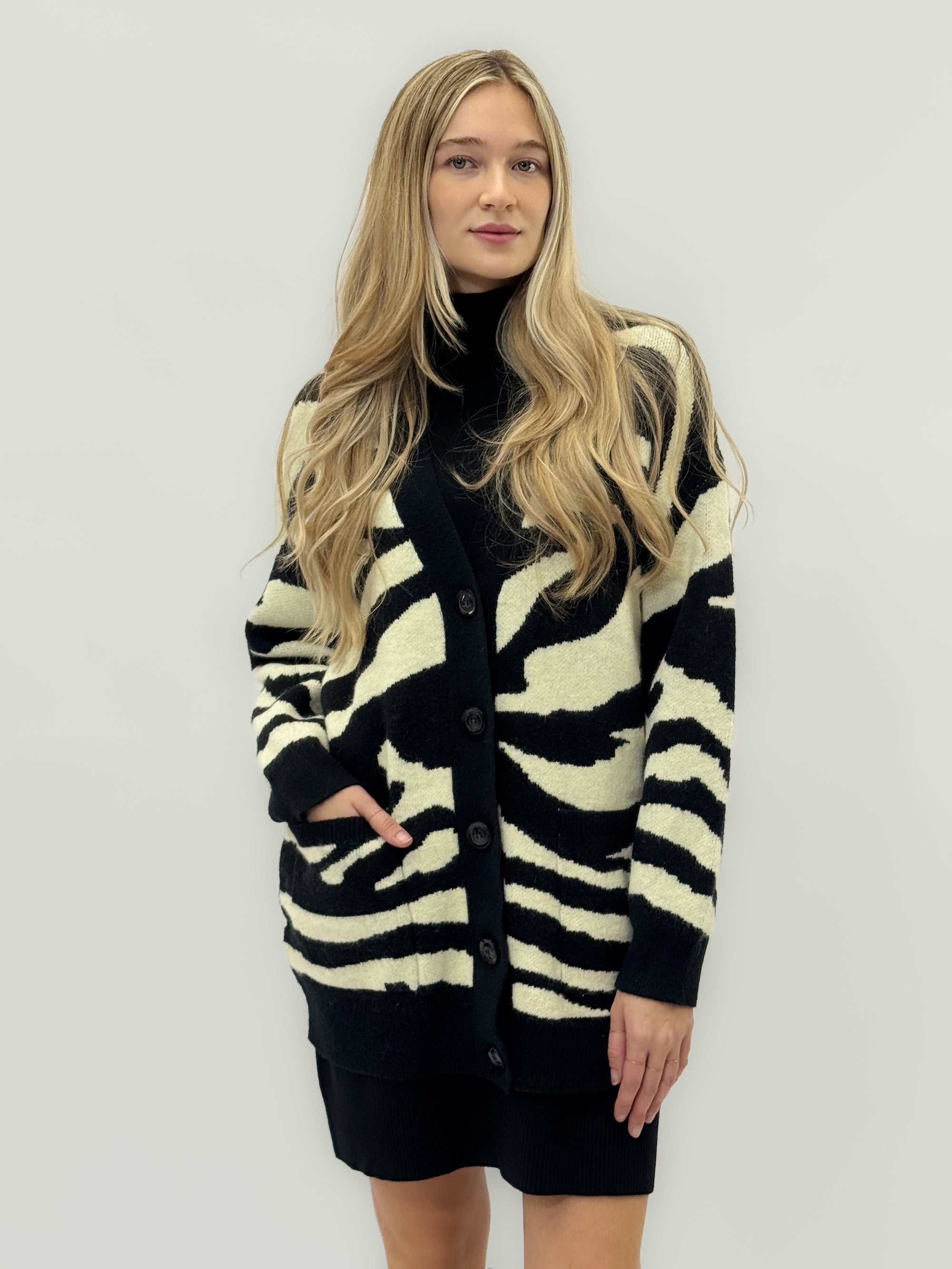 Cardigan oversize zebrato – Maglia morbida e calda