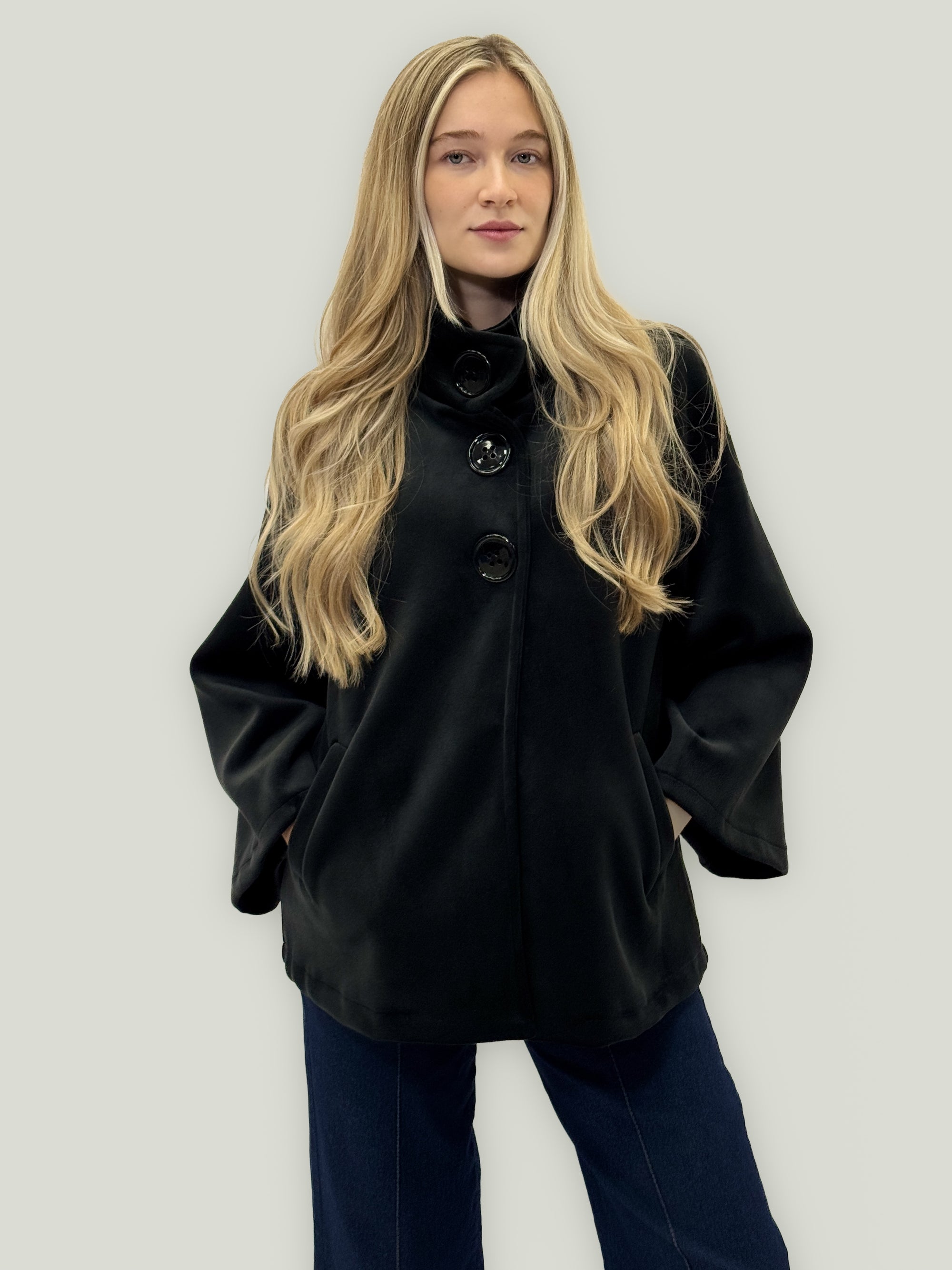 Cappotto corto effetto scamosciato –  Maxi bottoni