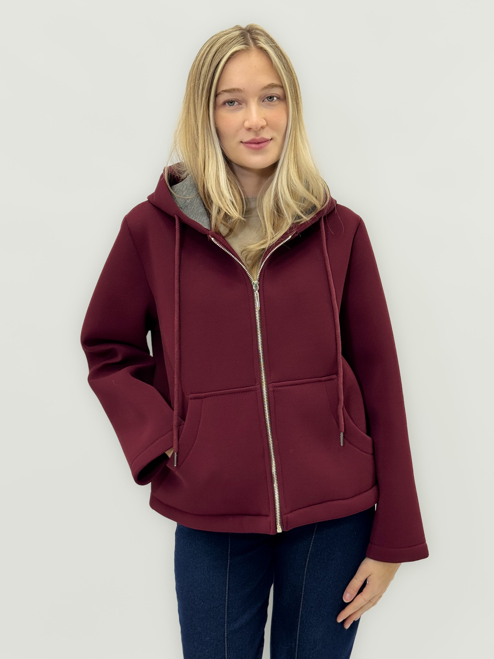 Giacca in neoprene con cappuccio – Calda e strutturata