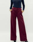 Completo tailleur giacca e pantalone – Taglio palazzo e blazer doppiopetto