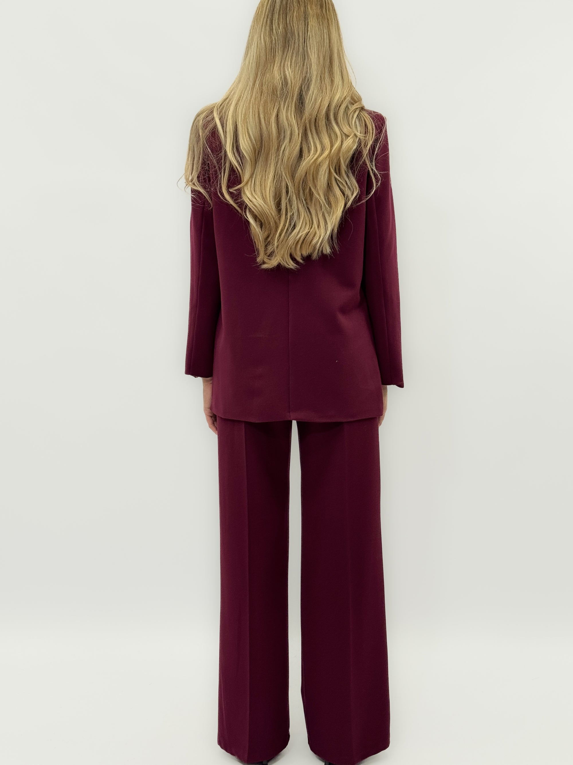 Completo tailleur giacca e pantalone – Taglio palazzo e blazer doppiopetto