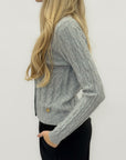 Cardigan in maglia a trecce – Eleganza senza tempo