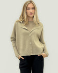 Cardigan corto con collo a revers – Chic e versatile