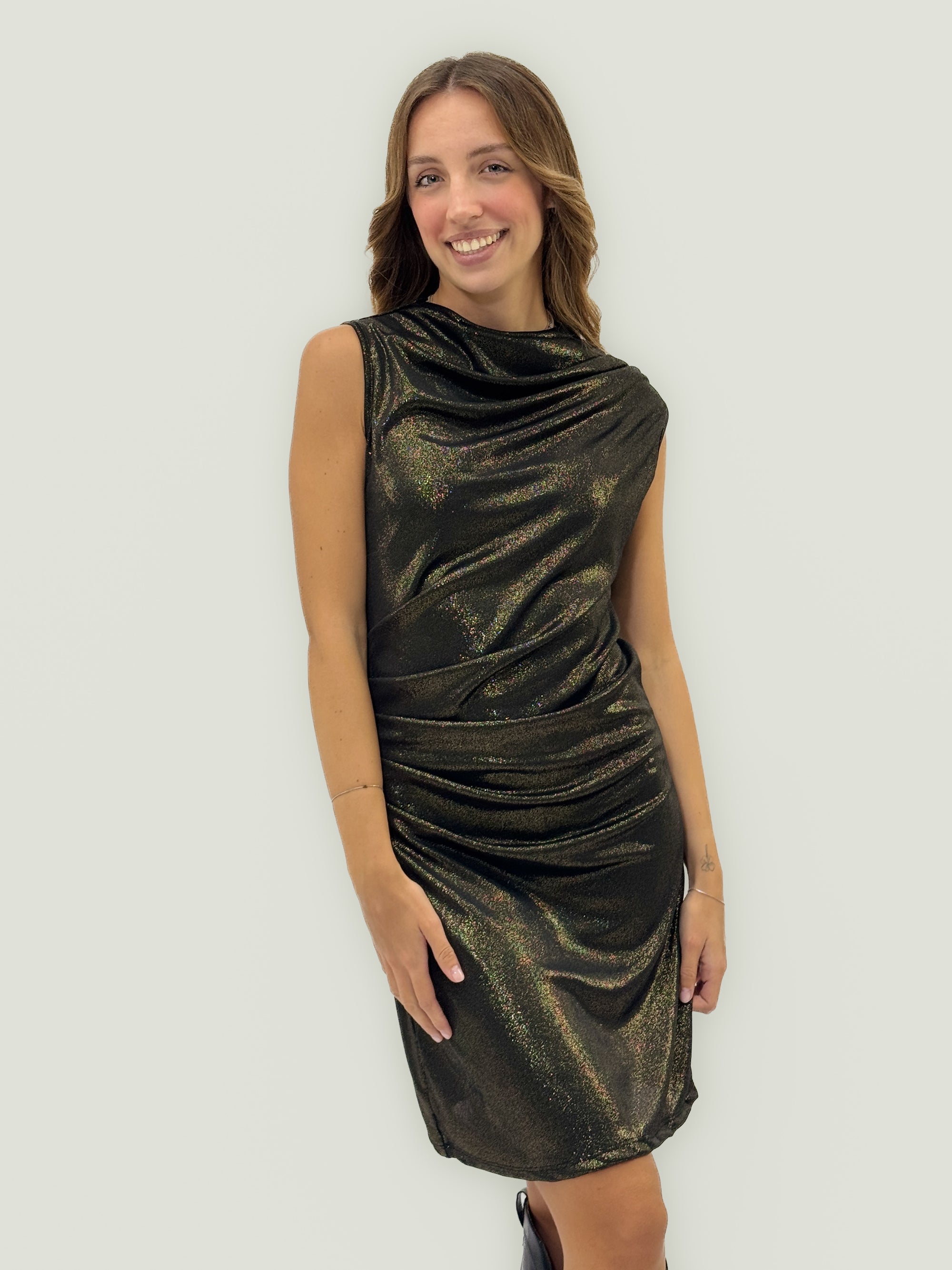 Abito corto effetto lamé con drappeggio – Eleganza scintillante per le tue serate