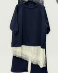 Completo Felpa e Pantaloni con Inserto in Pizzo – Eleganza Casual
