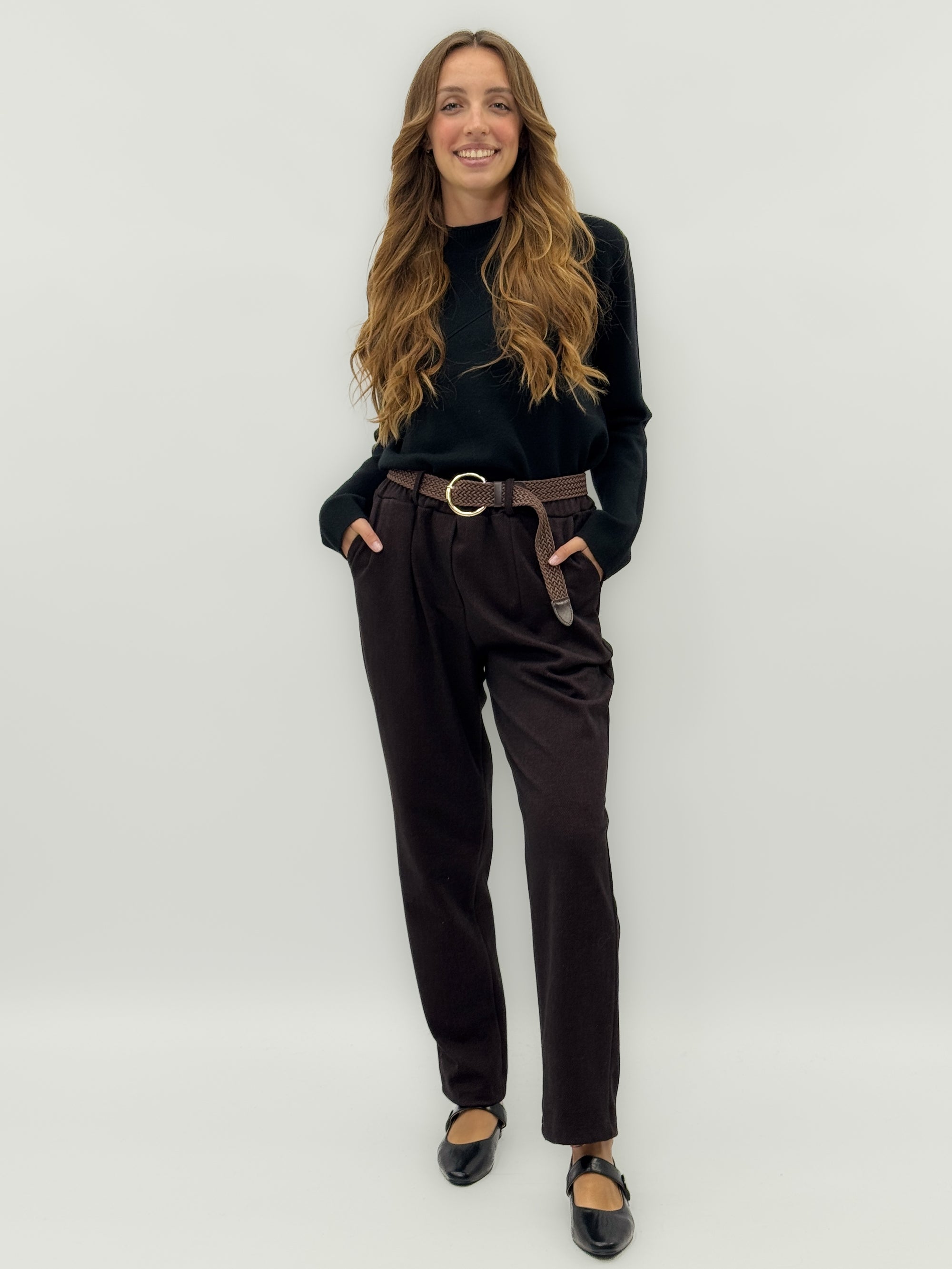 Pantaloni dritti con pinces – Comfort e stile quotidiano