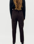 Pantaloni dritti con pinces – Comfort e stile quotidiano