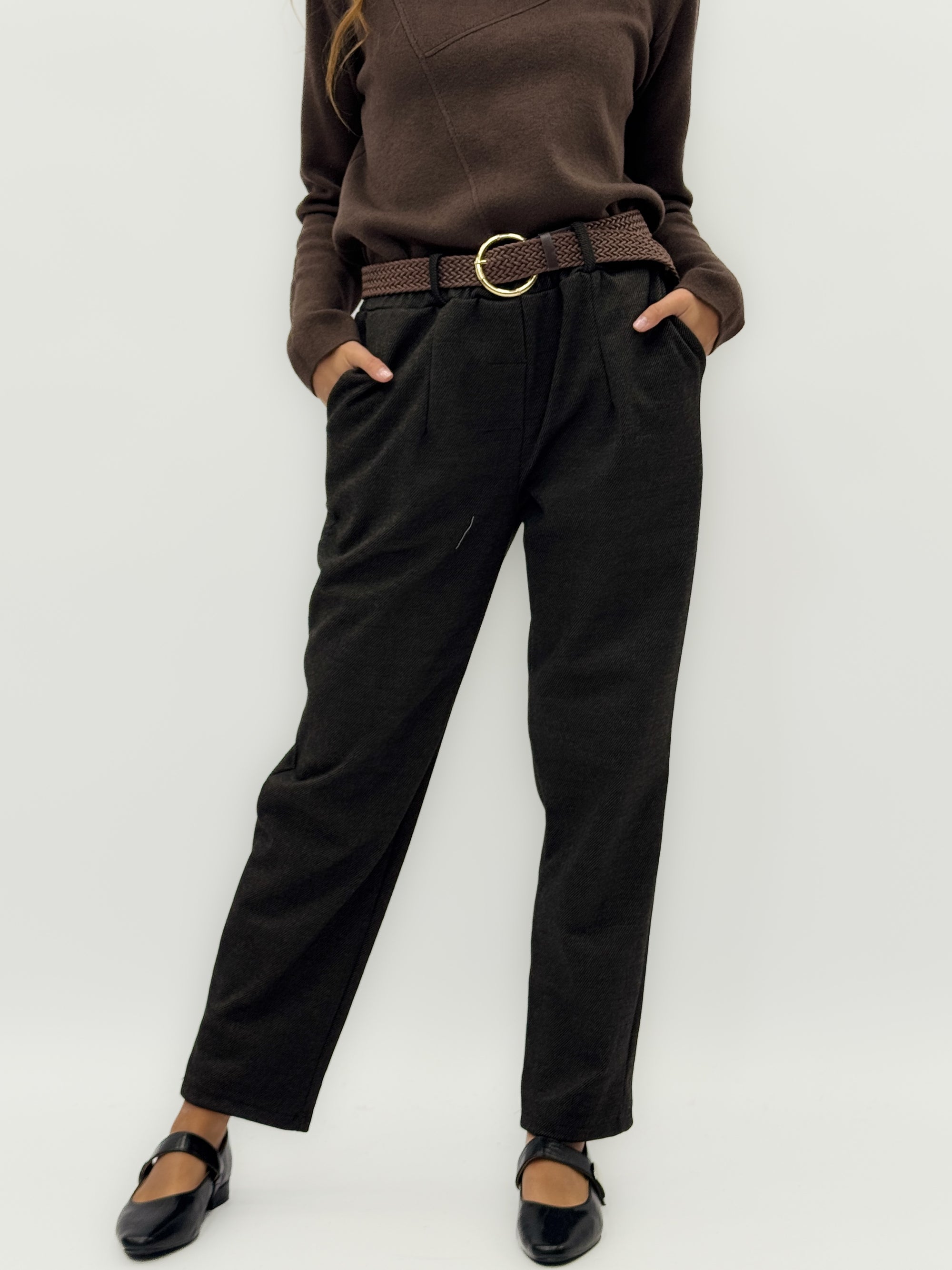 Pantaloni dritti con pinces – Comfort e stile quotidiano