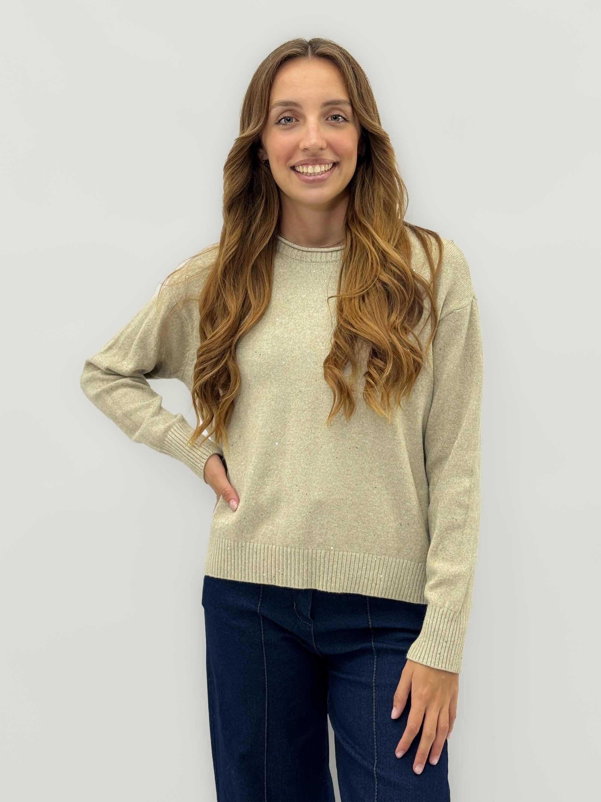Maglioncino con micro strass – Luminosità discreta ed elegante