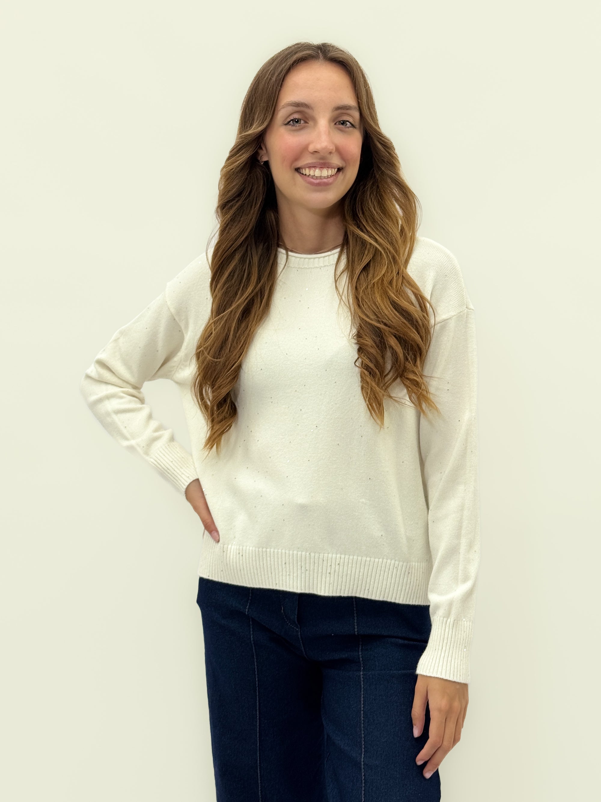 Maglioncino con micro strass – Luminosità discreta ed elegante