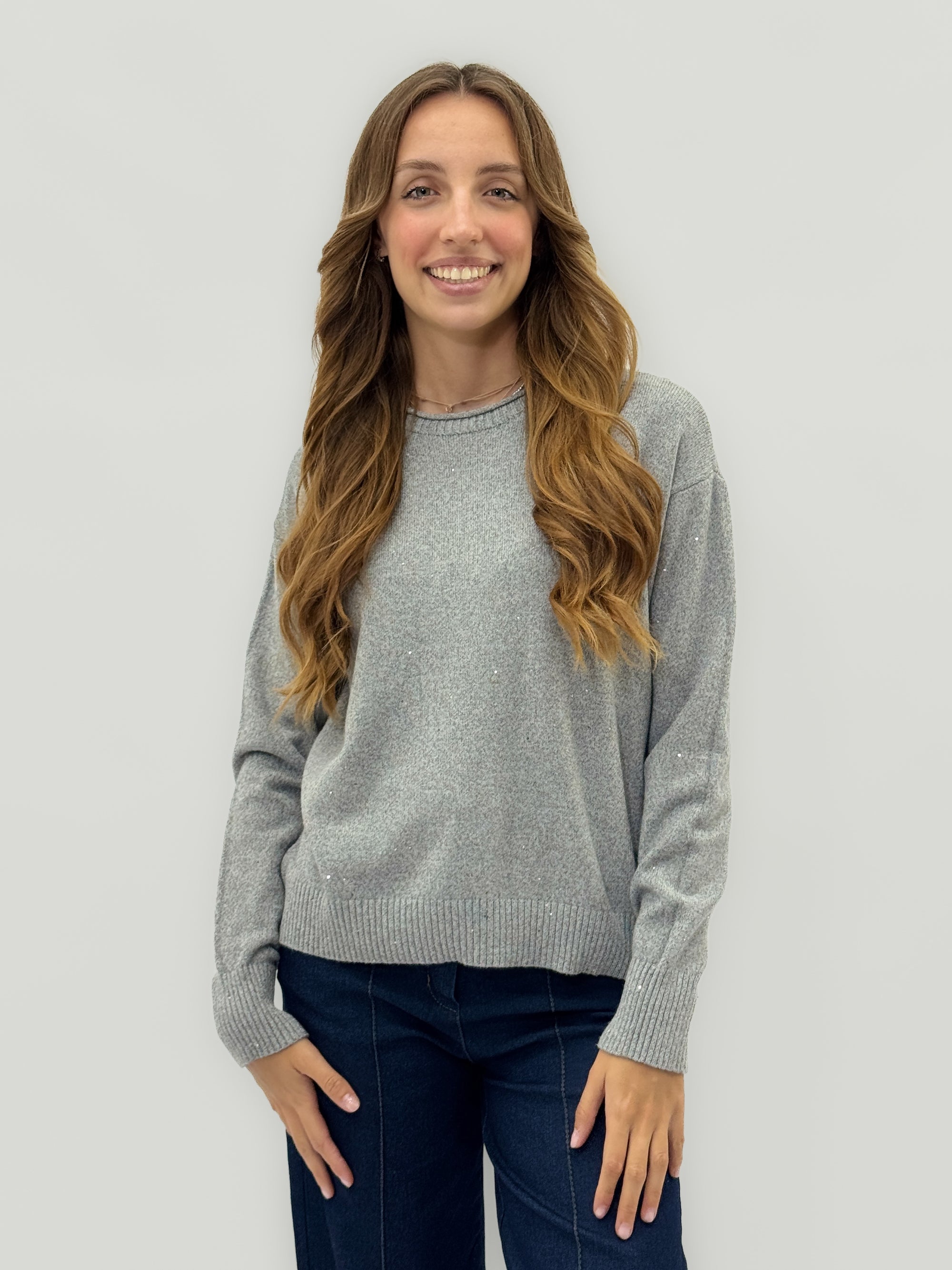 Maglioncino con micro strass – Luminosità discreta ed elegante