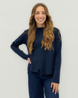 Maglia con taglio geometrico – Eleganza minimal e comfort quotidiano