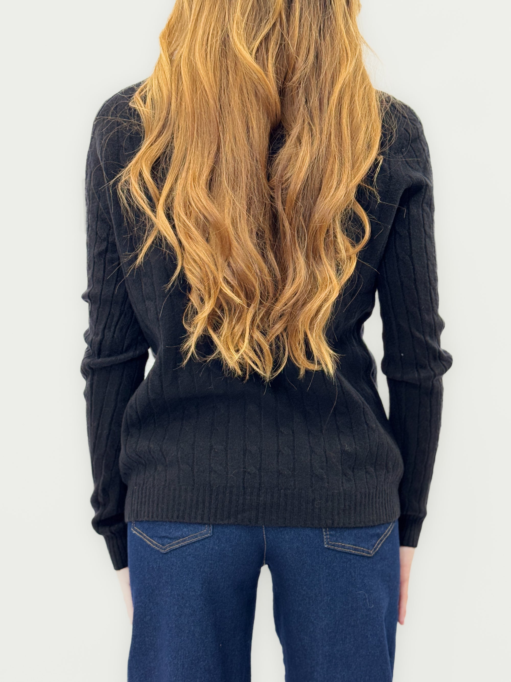 Maglia morbida trecce basic – Calore e semplicità raffinata