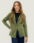 Giacca in maglia con bottone – Comfort e classe senza tempo