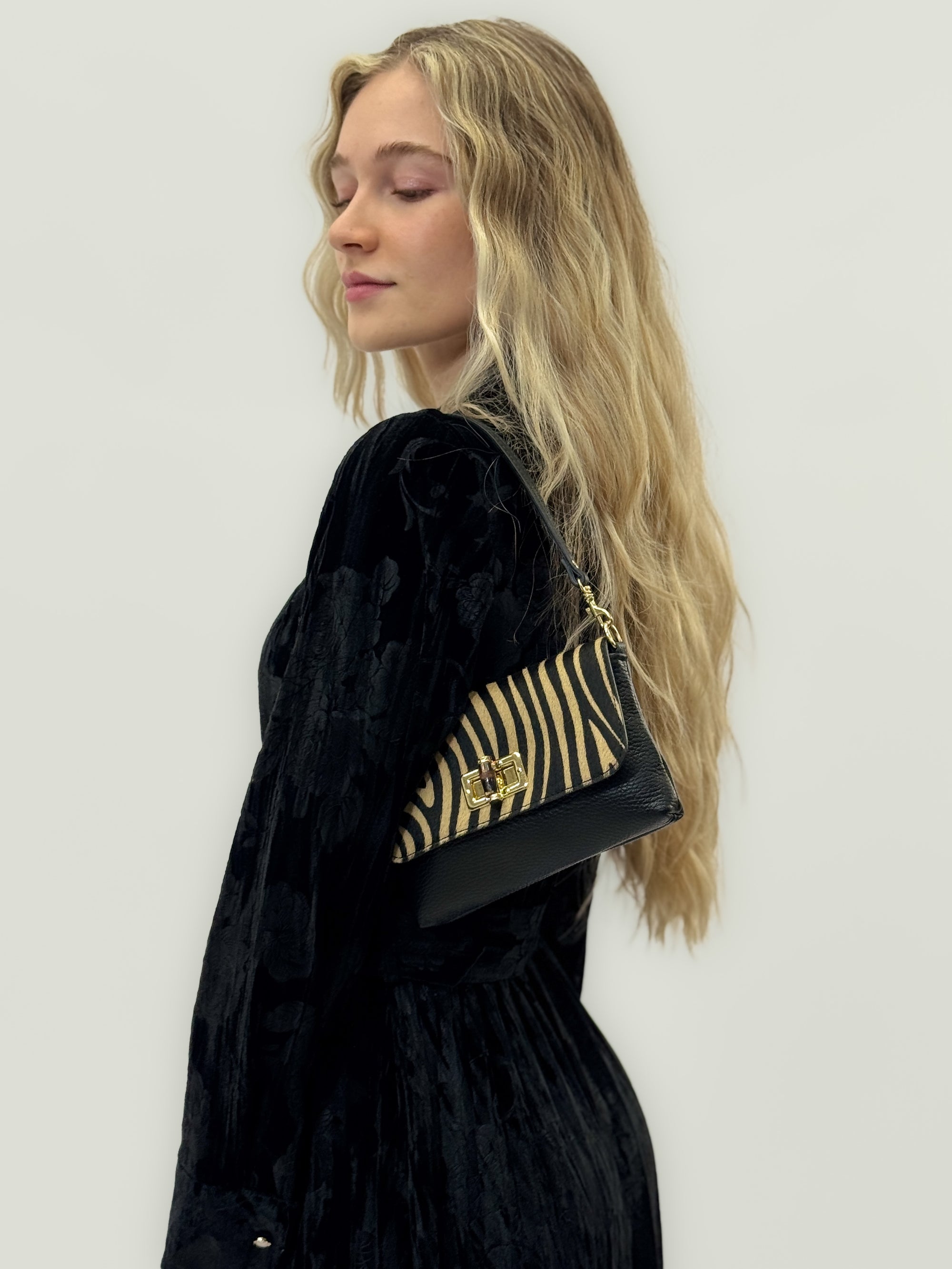 Borsa in vera pelle con stampa animalier – Made in Italy