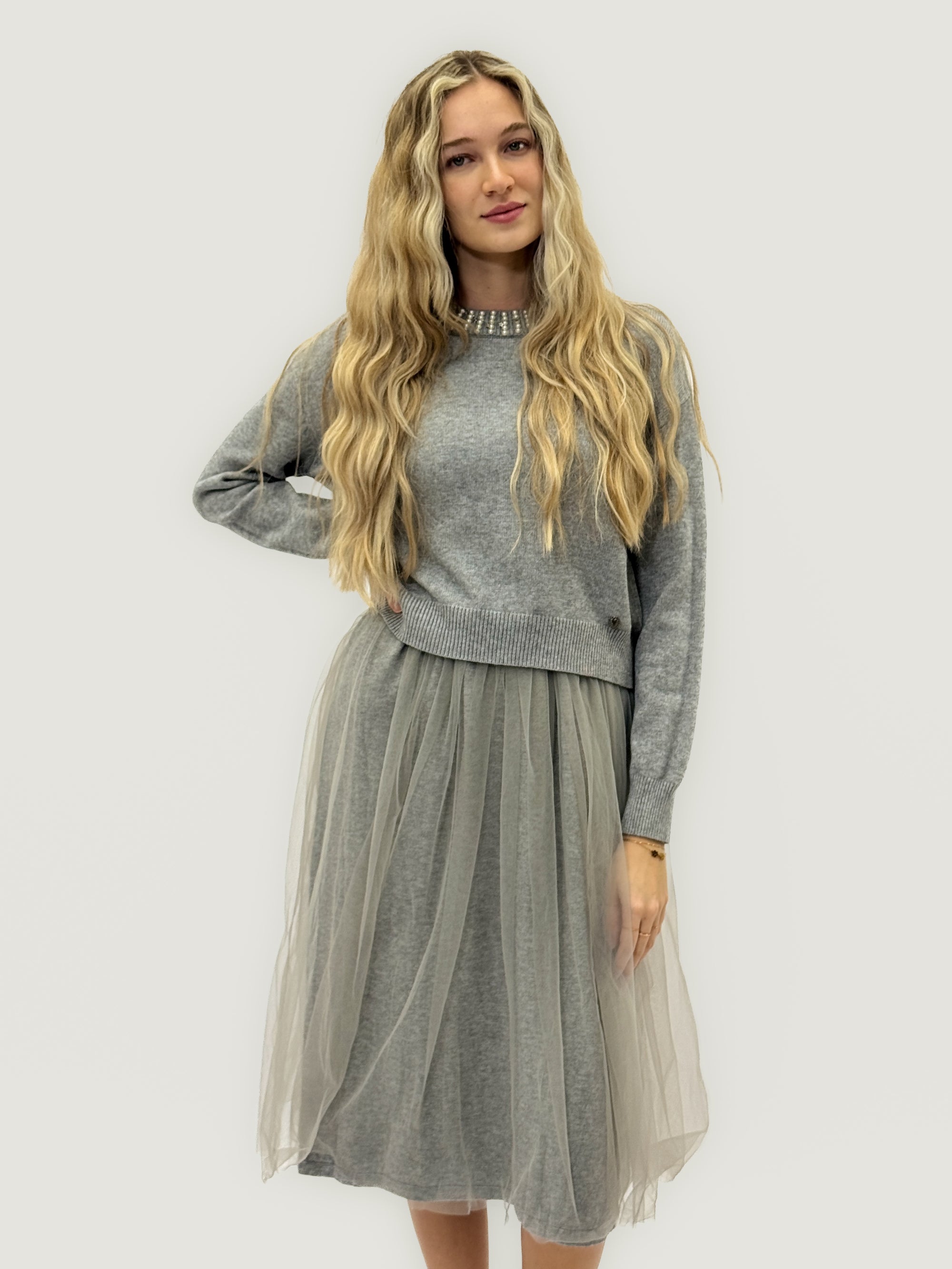 Abito con maglia e gonna in tulle – Colletto gioiello