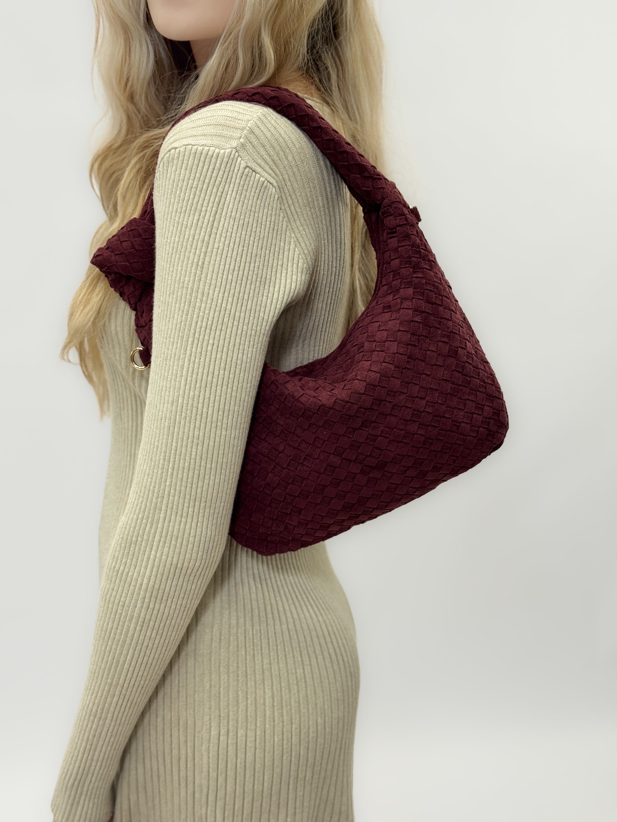 Borsa hobo intrecciata in suede