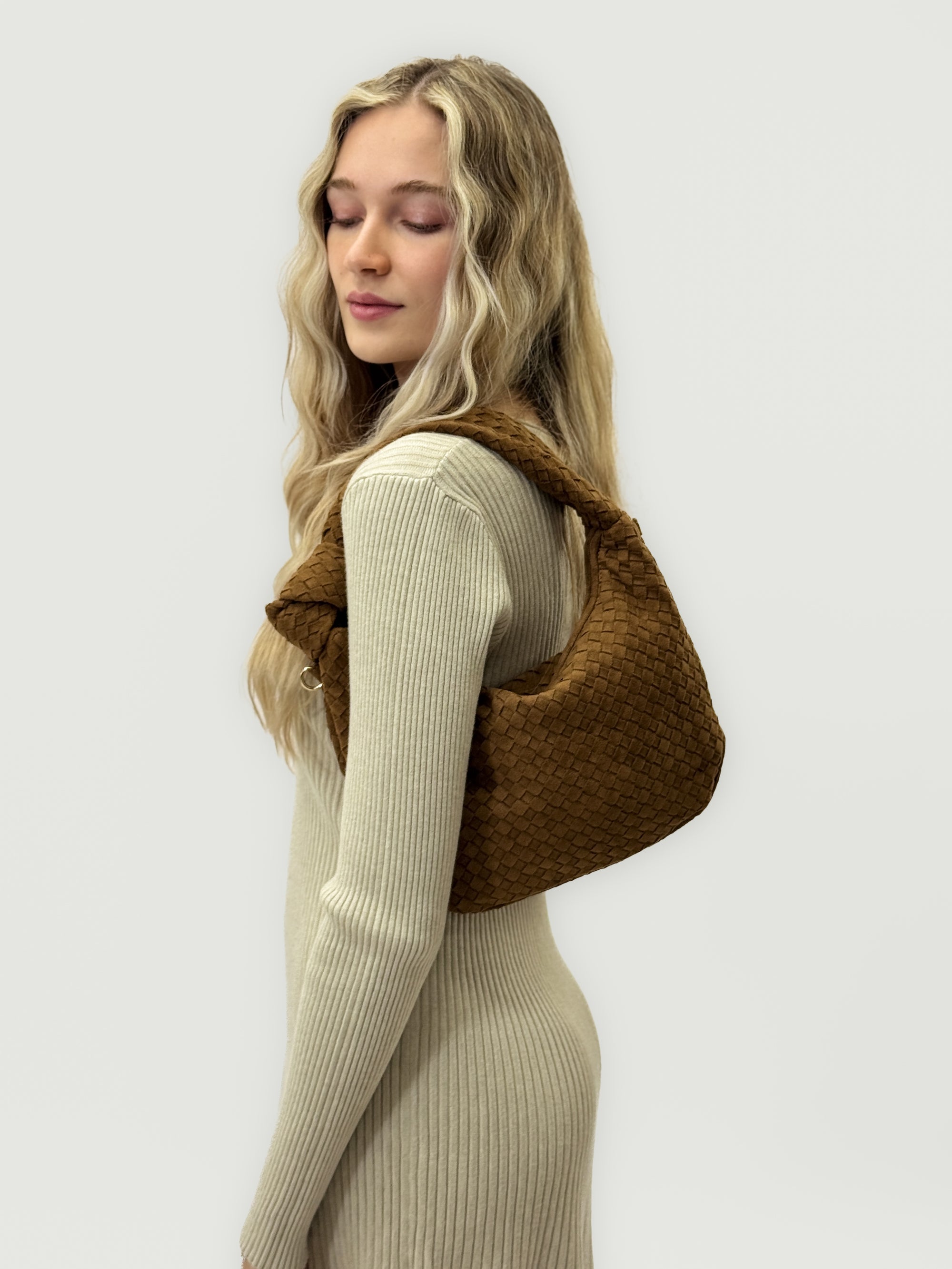 Borsa hobo intrecciata in suede