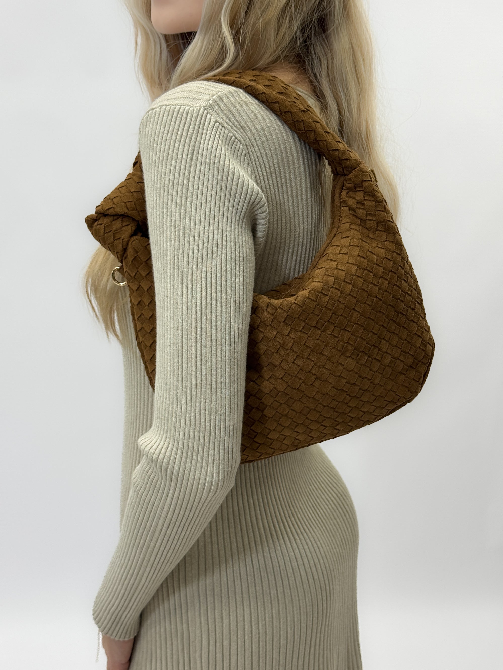 Borsa hobo intrecciata in suede