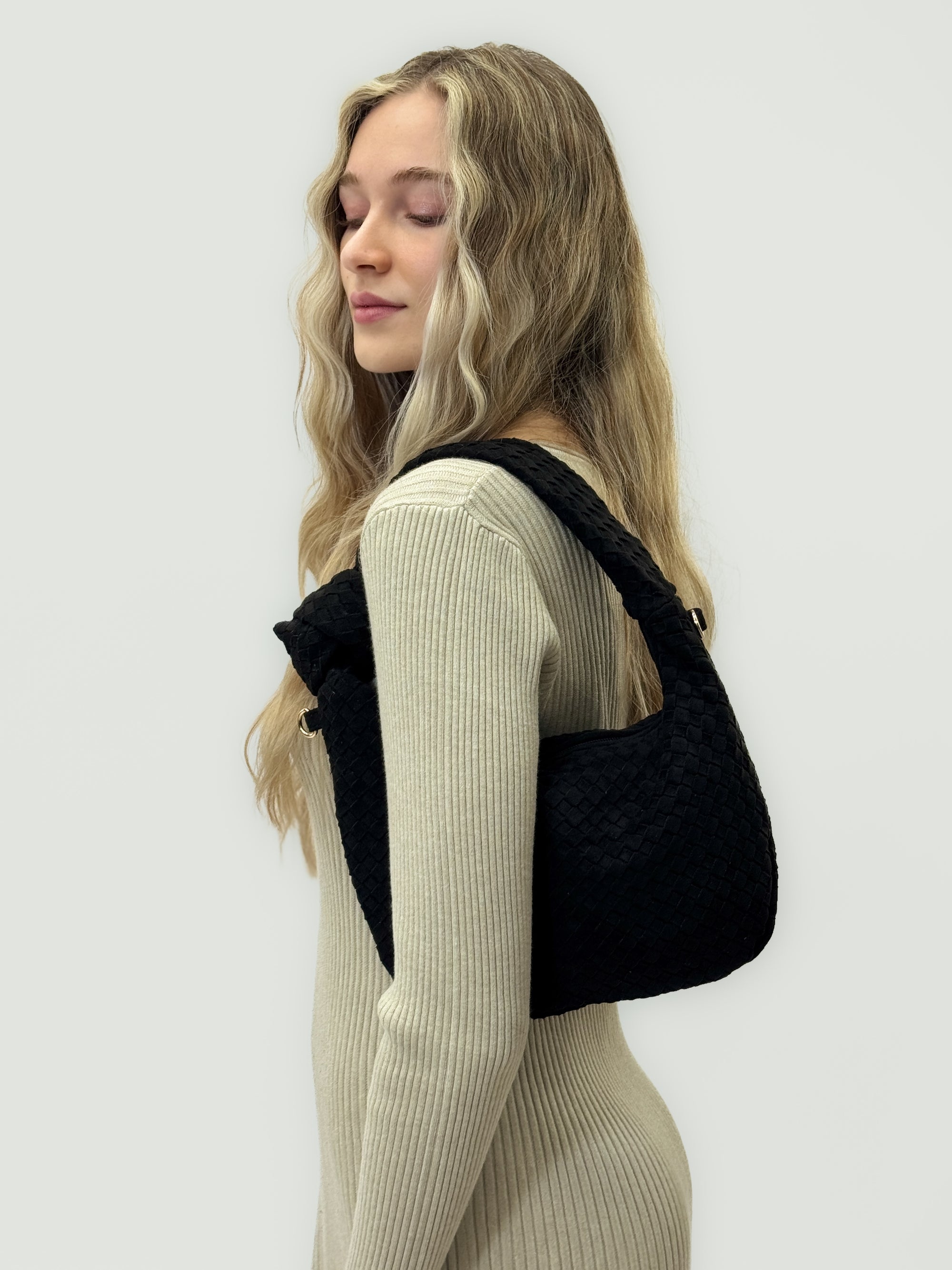 Borsa hobo intrecciata in suede